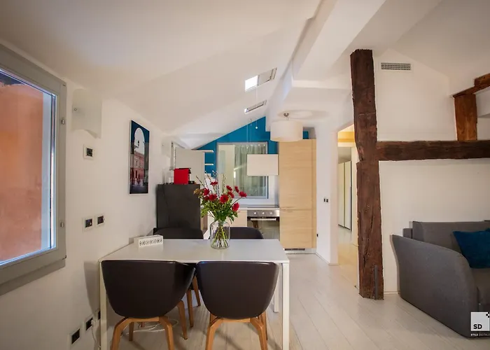 Urbanicooh Azzoguidi - Torre Asinelli View * בולוניה