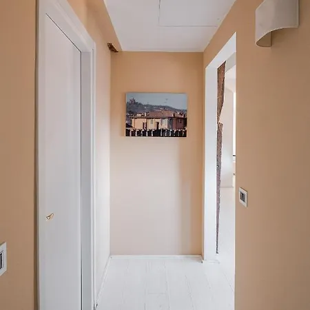 Urbanicooh Azzoguidi - Torre Asinelli View *