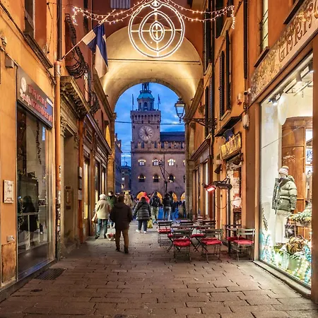 Urbanicooh Azzoguidi - Torre Asinelli View Bologna