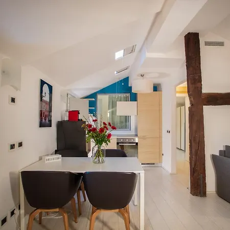 Urbanicooh Azzoguidi - Torre Asinelli View * Bolonia