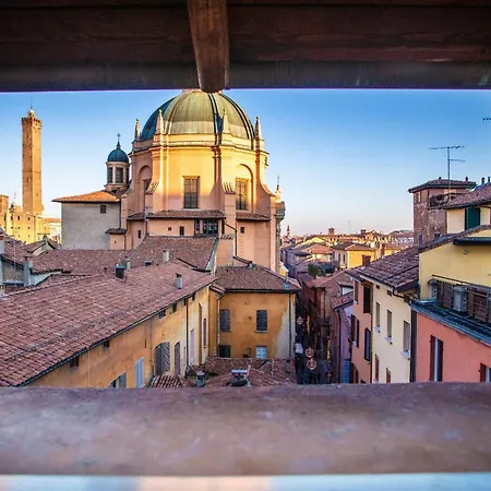 Urbanicooh Azzoguidi - Torre Asinelli View Apartman