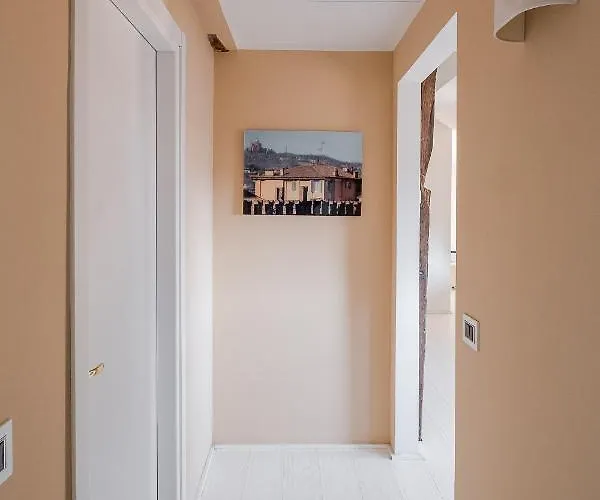 Urbanicooh Azzoguidi - Torre Asinelli View *