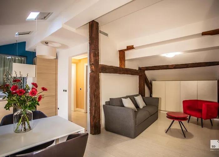 Urbanicooh Azzoguidi - Torre Asinelli View