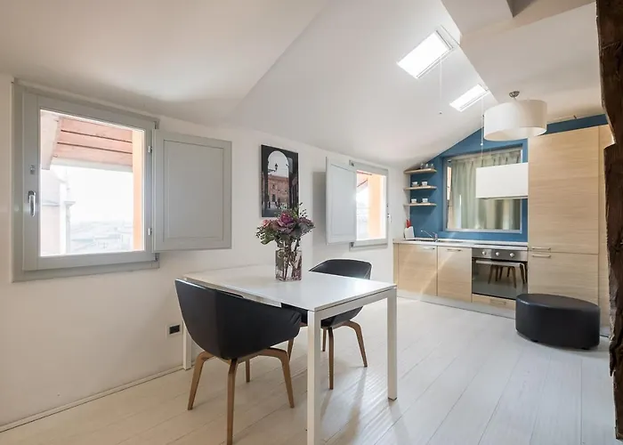 Appartamento Urbanicooh Azzoguidi - Torre Asinelli View